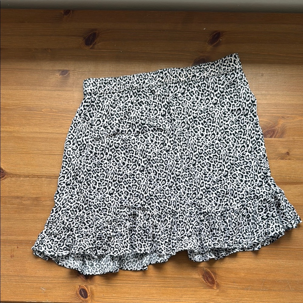 American Eagle Outfitters Black and White Mini Skirt